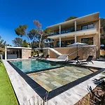 4 - Parking - Piscine Commune Apartament