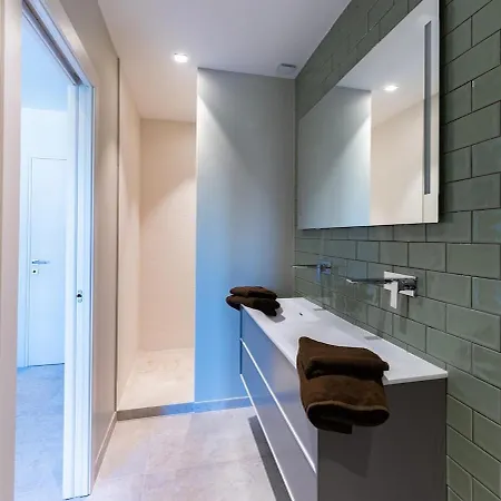 4 - Parking - Piscine Commune Saint-Raphaël