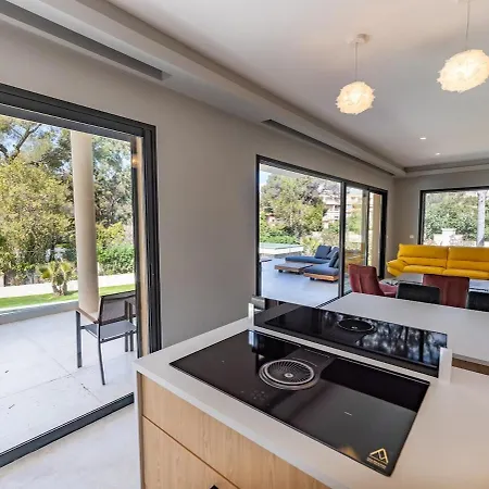 4 - Parking - Piscine Commune