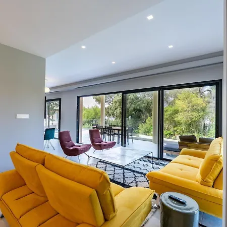 4 - Parking - Piscine Commune Apartament *