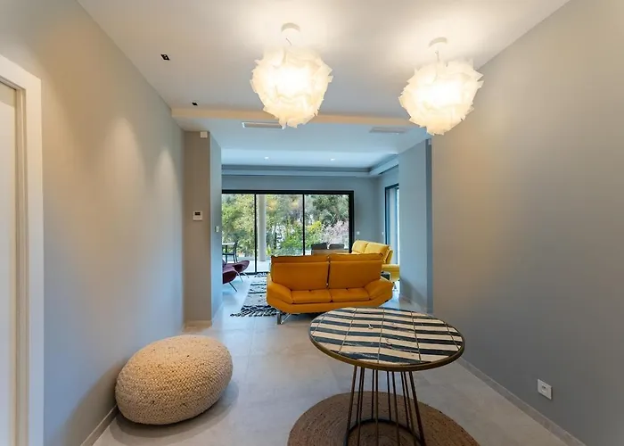 4 - Parking - Piscine Commune Appartement *